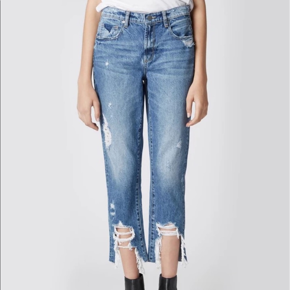 [BLANKNYC] Distressed Crop Jeans